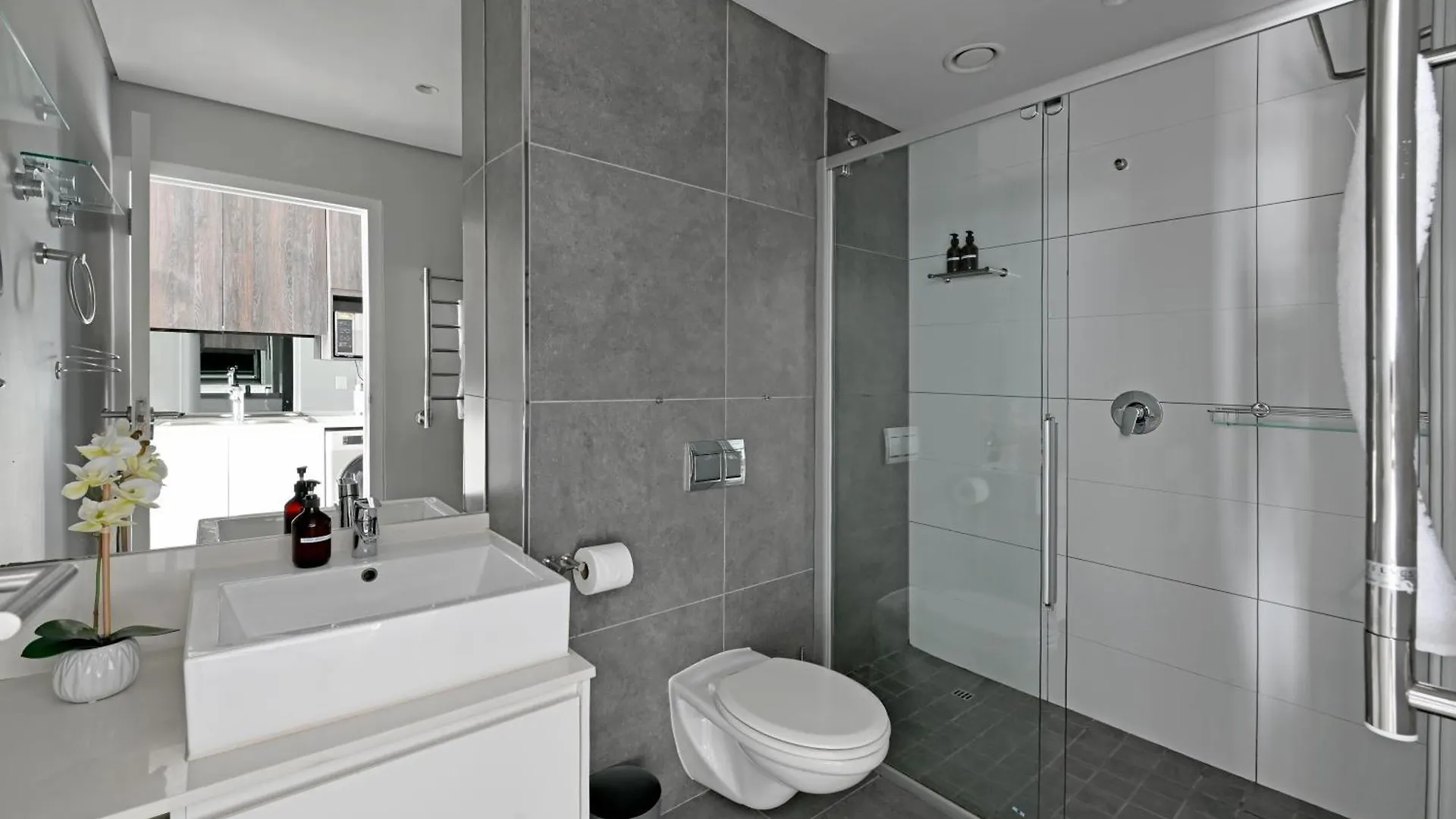 Yaya - Modern Apartment With City, Ocean & Mountain Views! Κέιπ Τάουν Νότια Αφρική