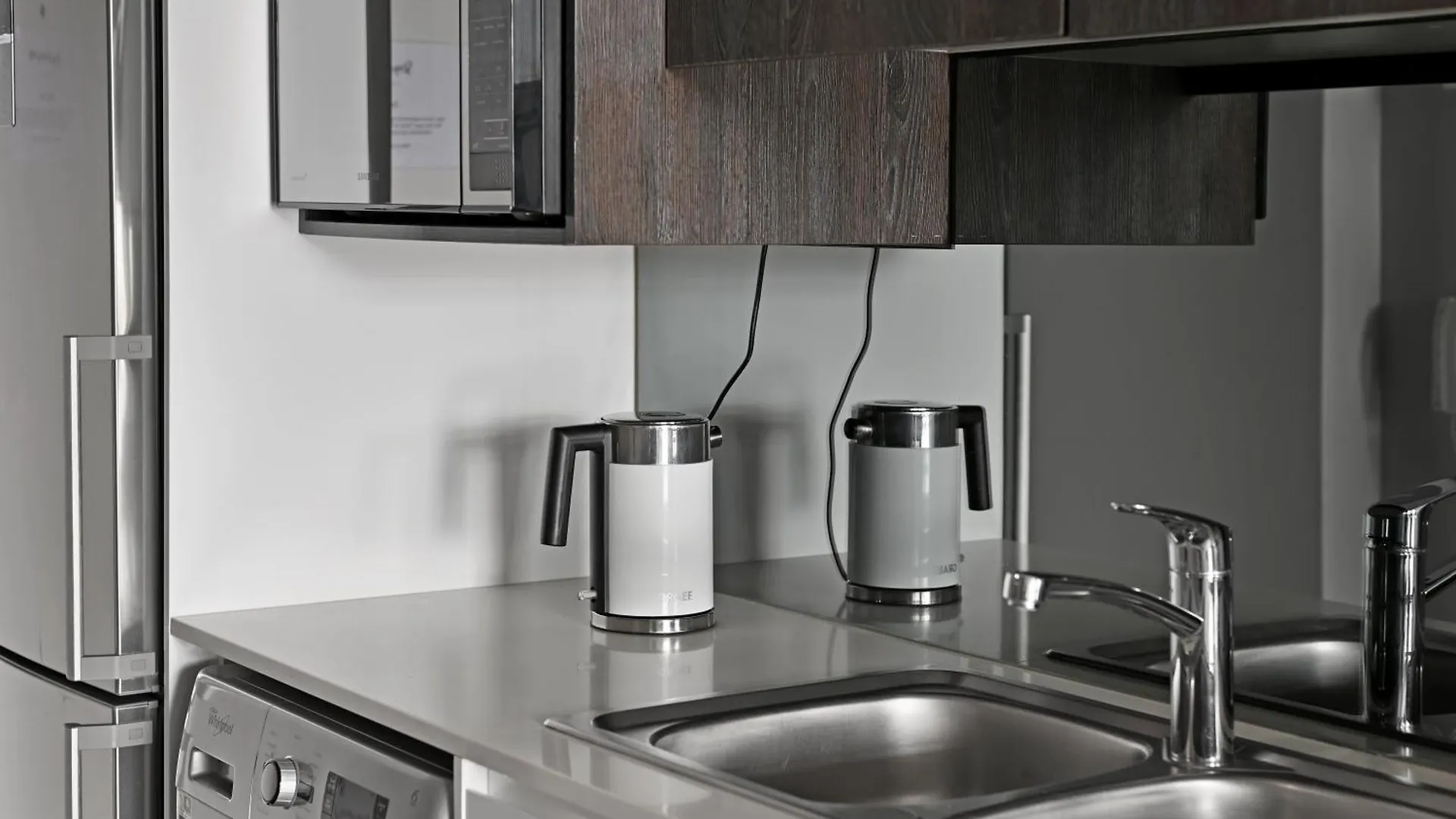 Yaya - Modern Apartment With City, Ocean & Mountain Views! Cape Town