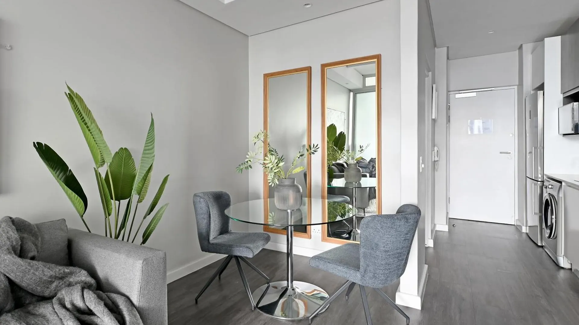 Yaya - Modern Apartment With City, Ocean & Mountain Views! Cape Town
