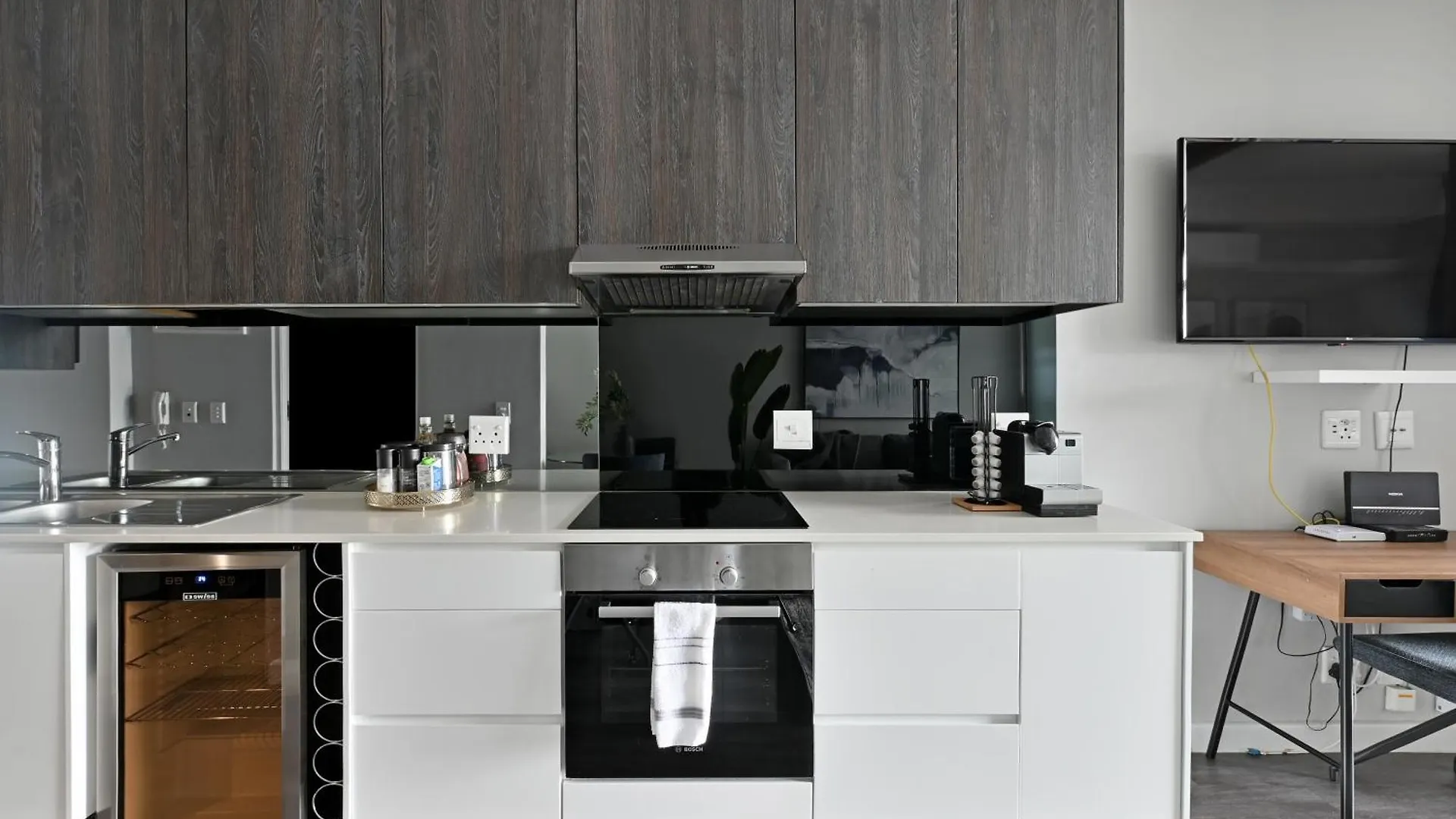 Yaya - Modern Apartment With City, Ocean & Mountain Views! Cape Town South Africa
